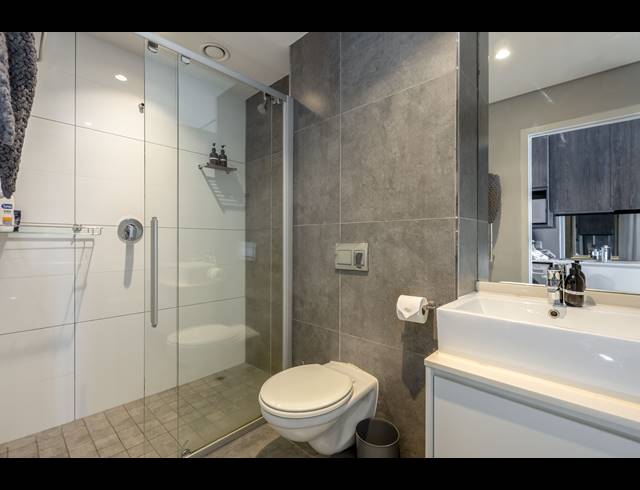 1 BEDROOM APARTMENT FOR SALE IN CAPE TOWN CITY CENTRE